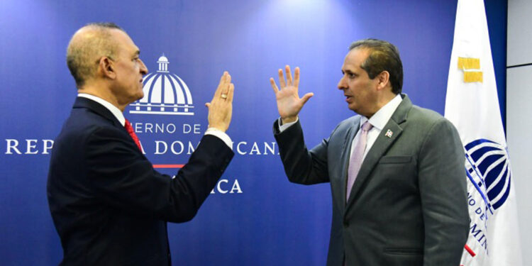 Juramentan a José Luis López Pérez como director de Promese/CAL
