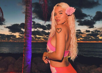 Karol G gana primera estatuilla de Premios Juventud 2025 con “Si antes te hubiera conocido”