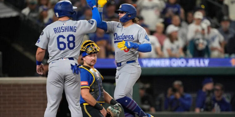 Kiké Hernández decide con doble y Dodgers vencen a Seattle