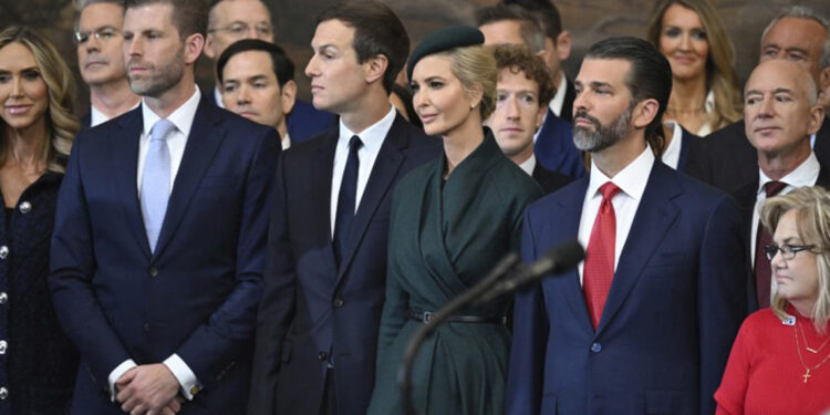 La familia Trump eleva su fortuna a 6,000 millones con criptomoneda WLFI