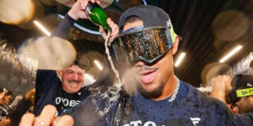 Marineros derrotan a Rockies y aseguran puesto en playoffs