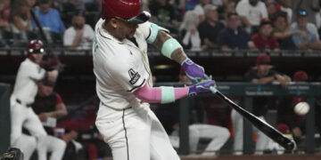 Ketel Marte y Geraldo Perdomo jonronean, pero Arizona pierde ante Texas
