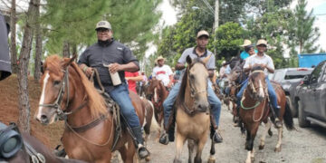 Más de 600 caballos en cabalgata nacional Rancho Arriba