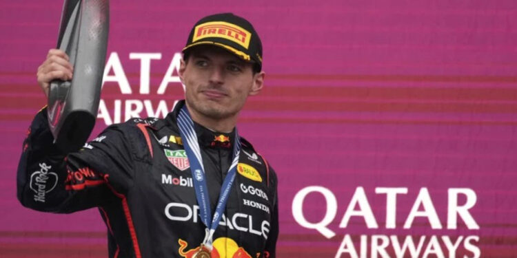 Max Verstappen gana el GP de Azerbaiyán y McLaren vive su peor jornada del año