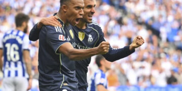 Mbappé impulsa al Real Madrid a la victoria ante la Real Sociedad con un jugador menos