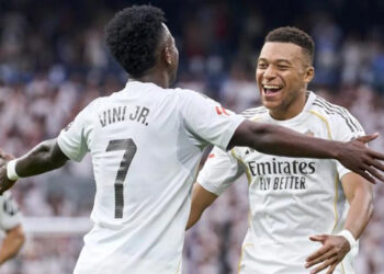 Mbappé y Militão guían al Real Madrid en triunfo 2-0 sobre el Espanyol