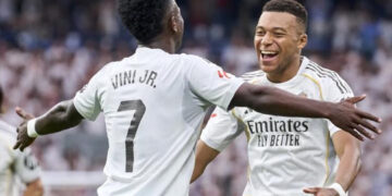 Mbappé y Militão guían al Real Madrid en triunfo 2-0 sobre el Espanyol
