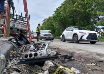 Mueren cuatro adolescentes en choque de camioneta en Santiago