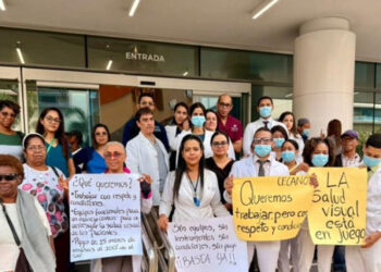 Oftalmólogos de Cecanot denuncian presión para ceder 40% de sus incentivos