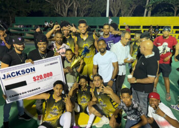 Piratas se coronan campeones del baloncesto de Cenoví tras 11 años