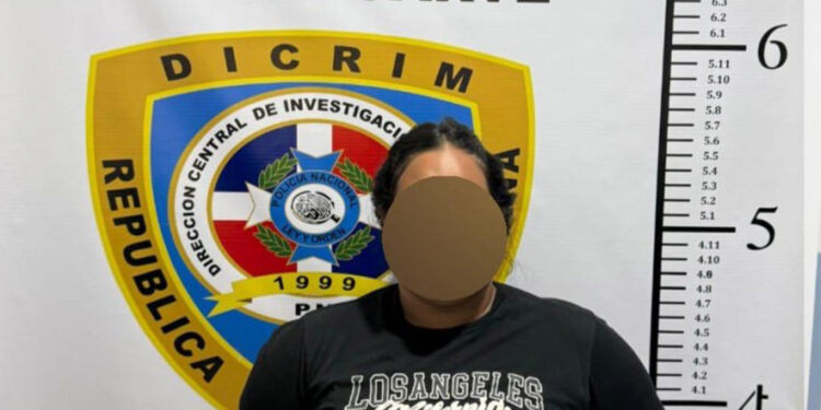 Policía Cibernética arresta a mujer por extorsión en Facebook y WhatsApp