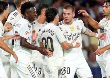 Real Madrid golea al Levante con doblete de Mbappé