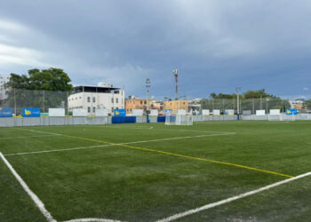 Santa Fe Fútbol Club renueva cancha con medidas FIFA y abre academia