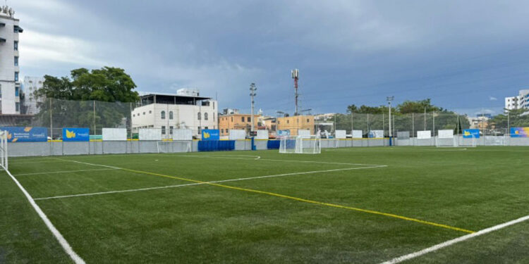Santa Fe Fútbol Club renueva cancha con medidas FIFA y abre academia