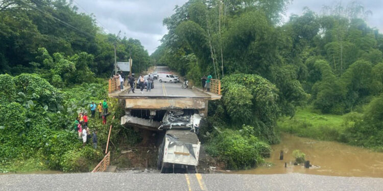 Se derrumba puente de Don Juan en Monte Plata