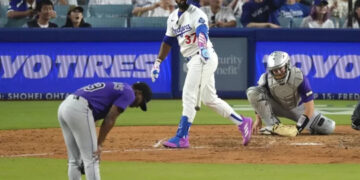Teoscar Hernández conecta dos jonrones y guía triunfo de Dodgers sobre Rockies