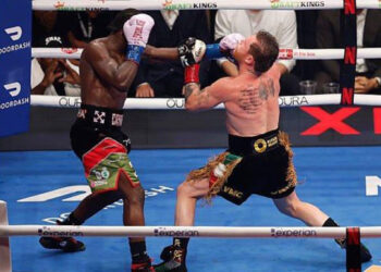 Terence Crawford hace historia al derrotar a Canelo Álvarez y unificar tres divisiones