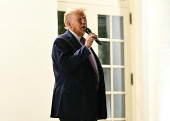 Trump advierte que aviones de Venezuela podrían ser derribados