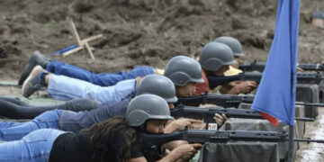 Venezuela intensifica adiestramiento militar ciudadano ante despliegue naval de EE.UU.