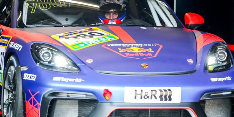 Verstappen deslumbra bajo la lluvia en Nürburgring y sorprende en la clasificación NLS