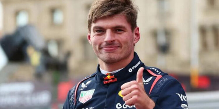 Verstappen logra la pole en Azerbaiyán tras caótica clasificación con seis banderas rojas