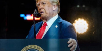 Trump crea grupo antiterrorista para perseguir a la "izquierda radical"