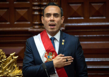 José Jerí asume la presidencia de Perú tras destitución de Dina Boluarte