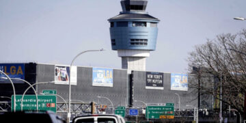 Cierre del gobierno en EE. UU. provoca retrasos y cancelaciones aéreas