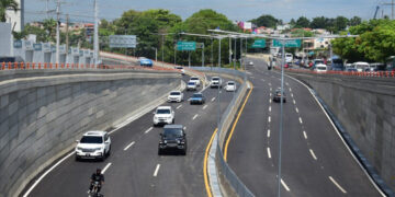 Conductores denuncian caos vehicular en paso a desnivel de la 27 con Isabel Aguiar