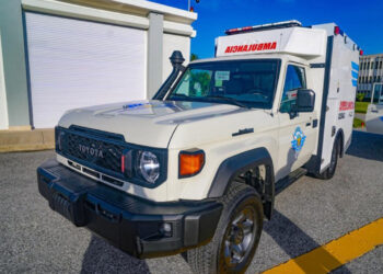 Defensa entrega cuatro ambulancias ensambladas por la Industria Militar Dominicana al CESAC