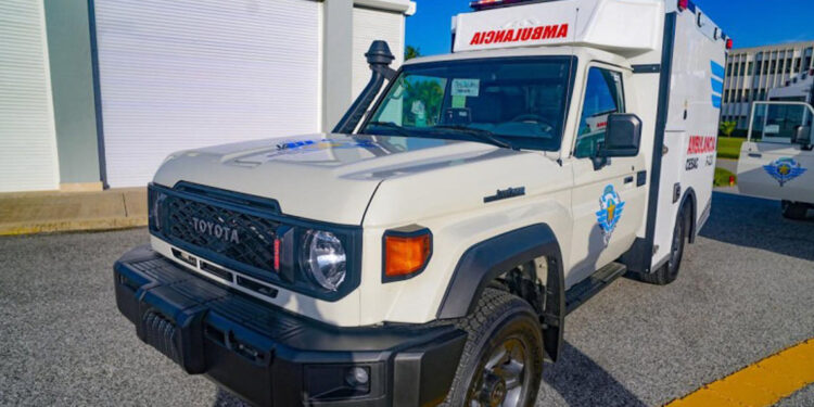 Defensa entrega cuatro ambulancias ensambladas por la Industria Militar Dominicana al CESAC