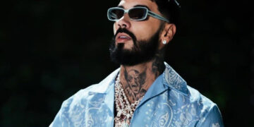 Demandan a Anuel por supuesta agresión en parque temático de Orlando