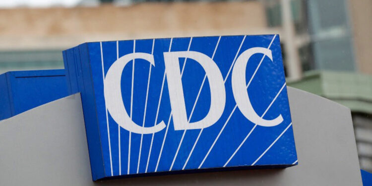 EE.UU. despide a más de 1,000 empleados de los CDC en medio del cierre del Gobierno