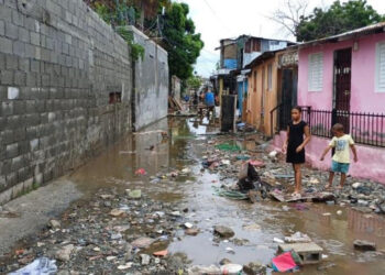 EE.UU. despliega ayuda en el Caribe tras el huracán Melissa