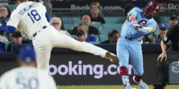 Filis vencen a Dodgers con dos jonrones de Schwarber y evitan barrida