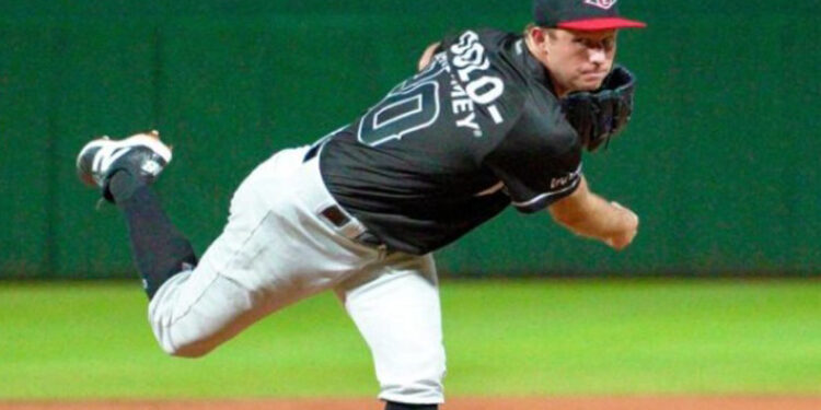 Grant Gavin guía blanqueada de Leones del Escogido ante Estrellas