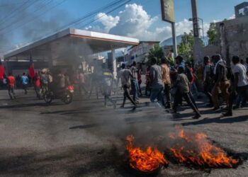 Haitianos lloran a víctimas de ataque con drones en Cité Soleil