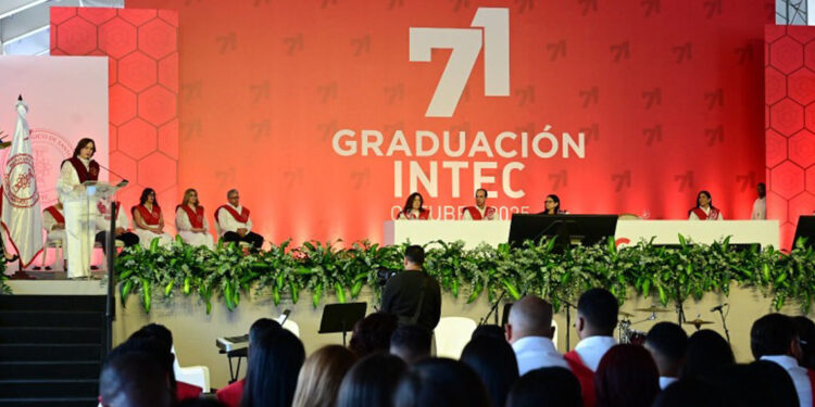 Intec gradúa 763 profesionales y destaca el liderazgo femenino