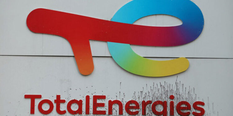 Justicia francesa condena a TotalEnergies por publicidad climática engañosa