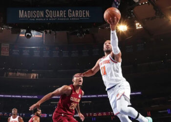 Knicks debutan con triunfo sobre Cavaliers con gran aporte de Towns