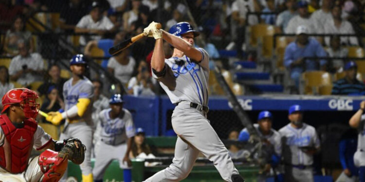Licey vence al Escogido con poderosa ofensiva 8-2
