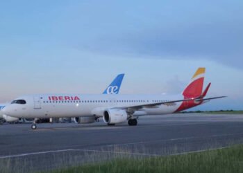 Llega al AILA el avión de fuselaje estrecho con mayor alcance