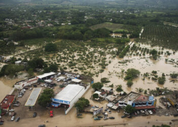 Lluvias en México dejan 44 muertos y comunidades aisladas
