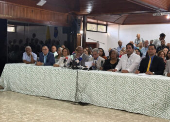 Médicos pensionados recibirán aumento salarial en enero 2026