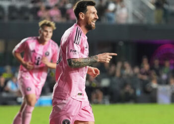 Messi marca doblete y guía triunfo del Inter Miami ante Nashville