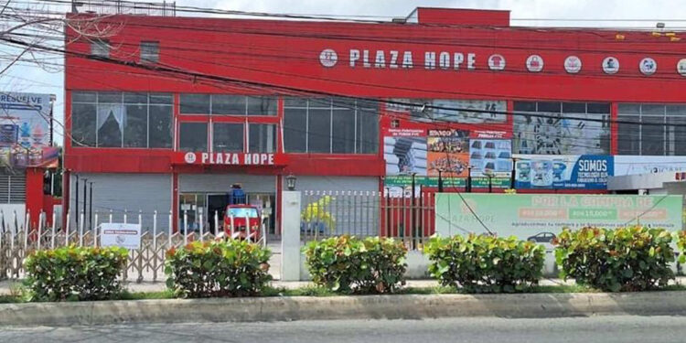 Mived exige estudios estructurales a negocios chinos y criollos cerrados para reabrir
