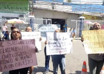 Pacientes protestan contra supuesta privatización del Oncológico del Cibao
