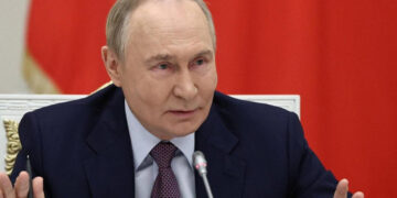 Putin advierte respuesta contundente si lanzan misiles “Tomahawk” contra Rusia
