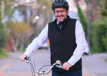 Renuncia ministro de Energía de Chile por error que elevó tarifas eléctricas