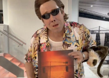 Romeo Santos anuncia nuevo álbum disfrazado de Ace Ventura en Halloween